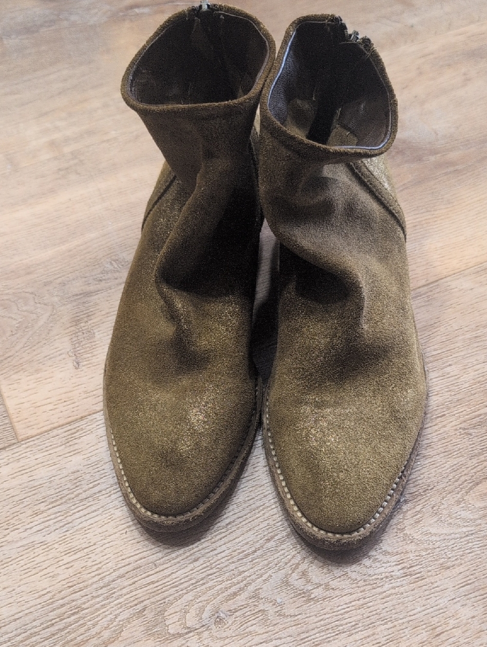Gidigio Suede Ankle Booties